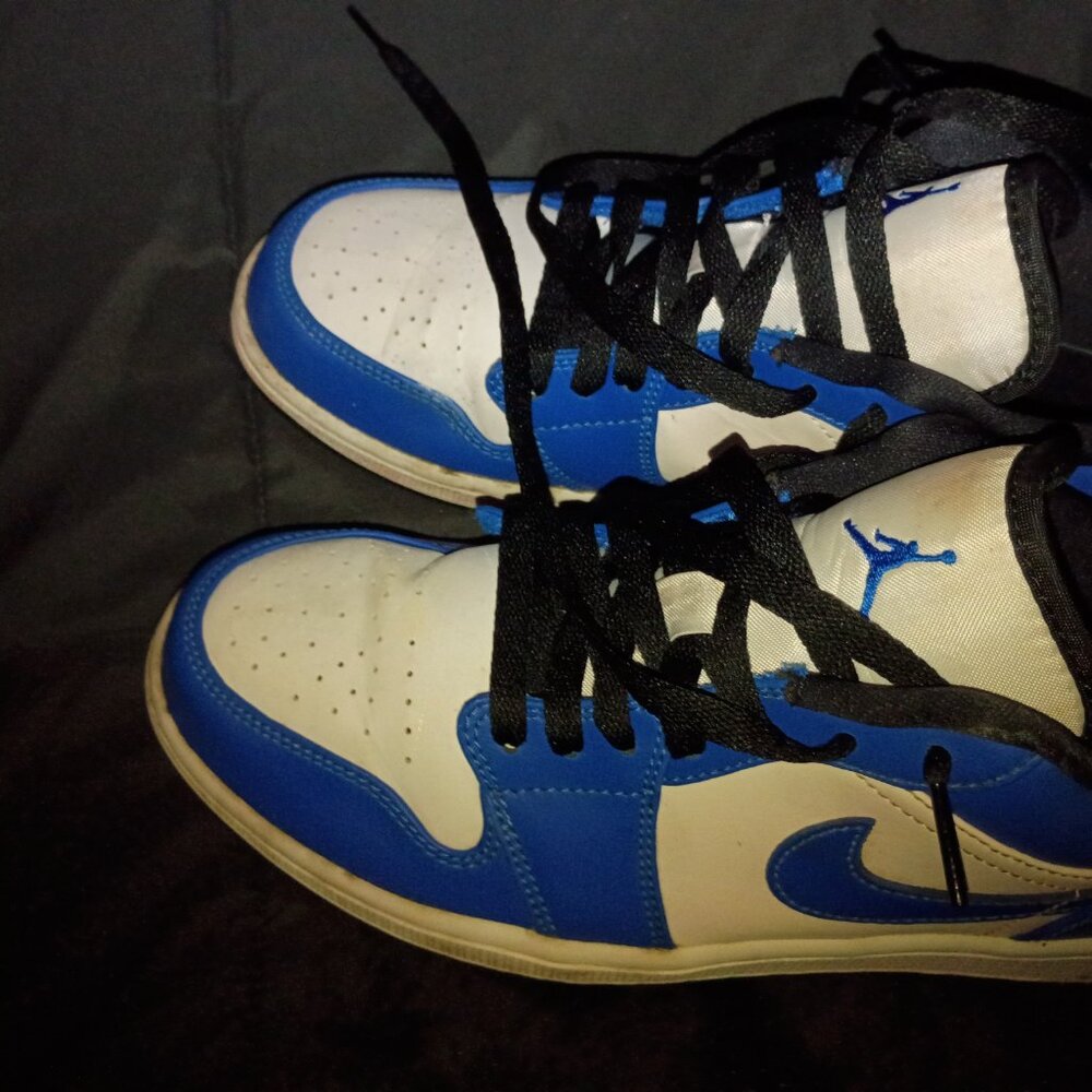 JORDAN RETRO OG AIR 1 ONES GAME ROYAL VARSITY BLUE SIZE 8 1/2  - 553558-124